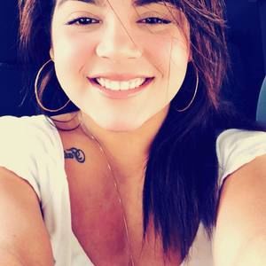 Meet your Posher, Yesenia